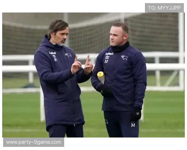 猴子足球星带领队伍征战世界赛场勇夺冠军成就传奇之路