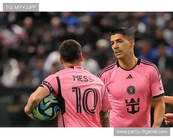 足球场上不文明行为球星：乱扔垃圾背后的社会责任与体育道德探讨