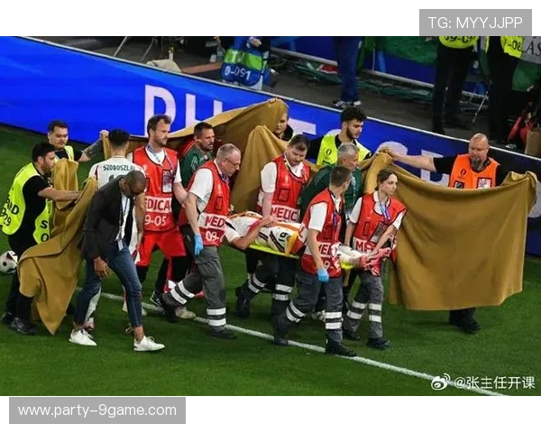 足球场上的暖心瞬间 球星与粉丝的深情互动与感动时刻