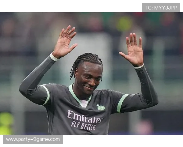 足球球星低调租房生活方式引发球迷热议与城市居住话题关注